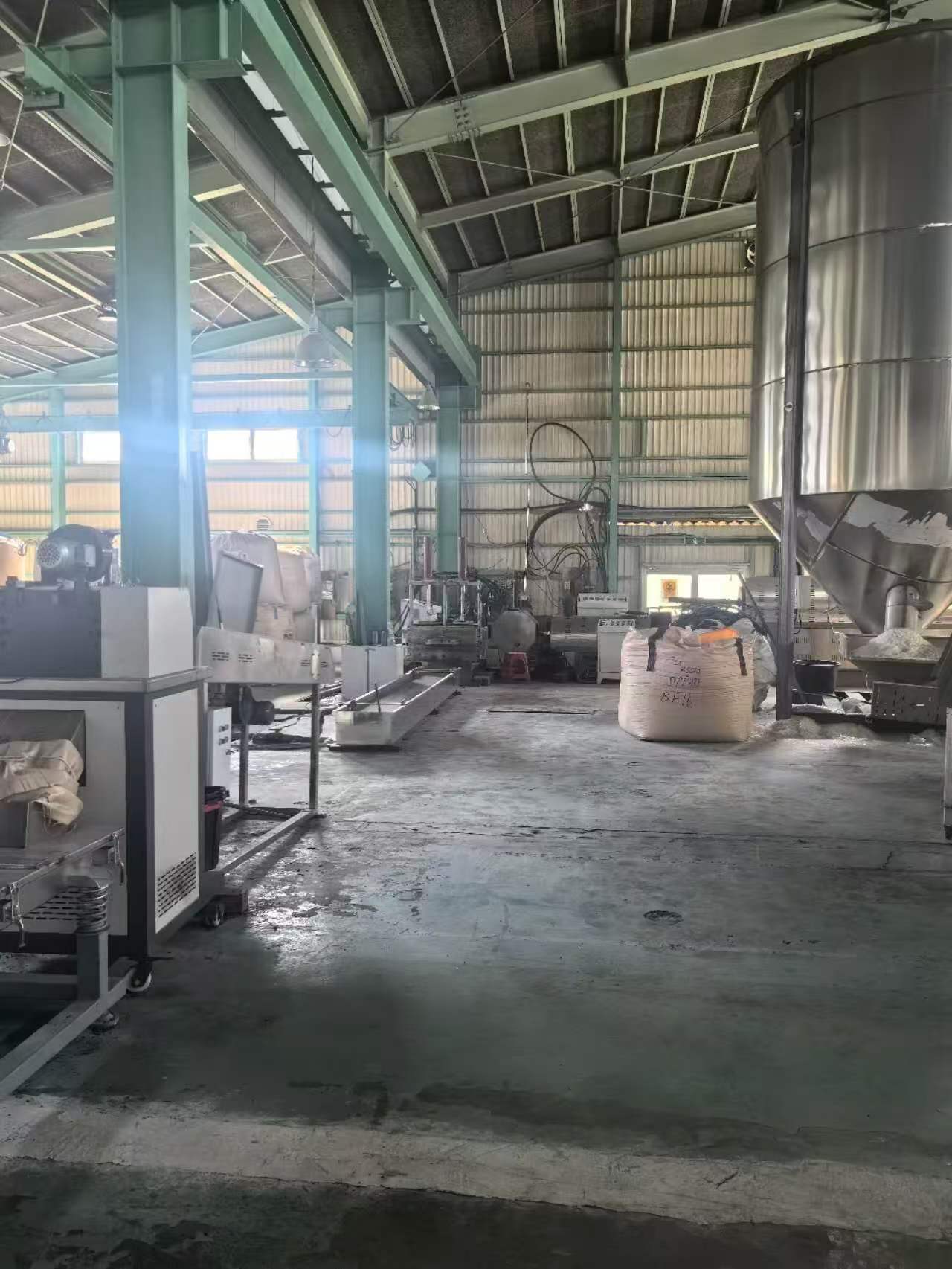 プラスチック再資源化の生産ライン｜志遠株式会社 茨城工場